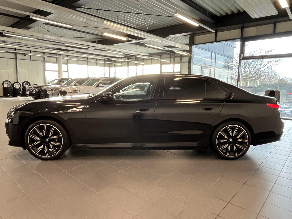 BMW i7 xDrive Sedan M70