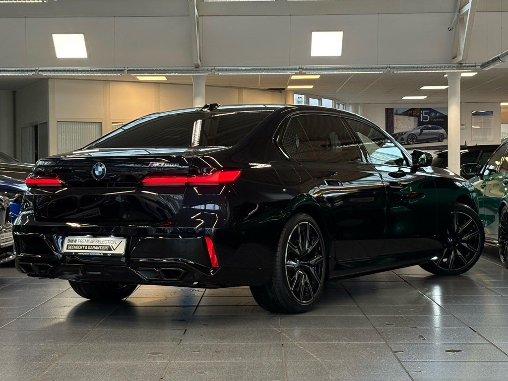 BMW M760 xDrive Sedan M760e