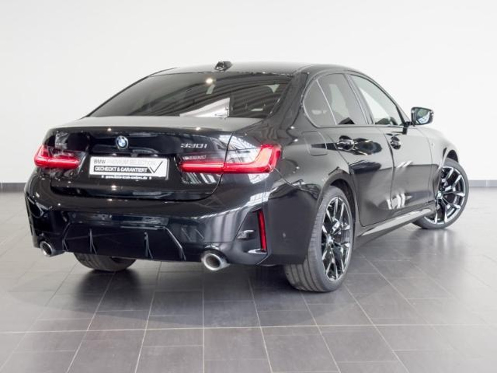 BMW 3 Serie 330 xDrive Sedan 330i