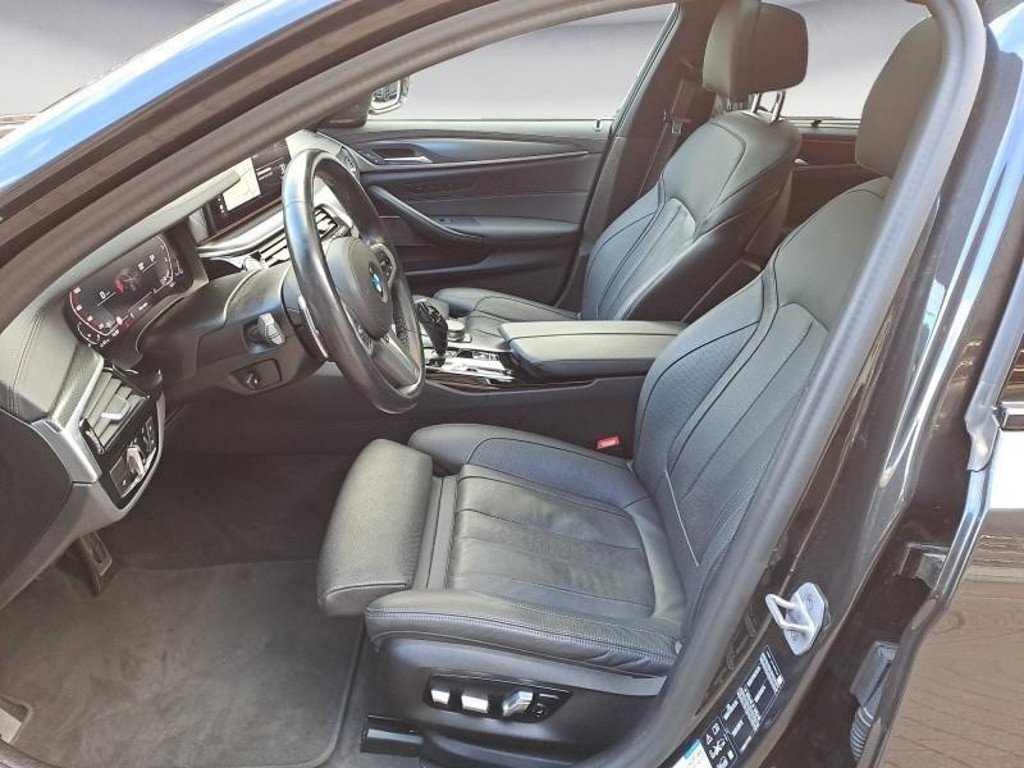 BMW M550