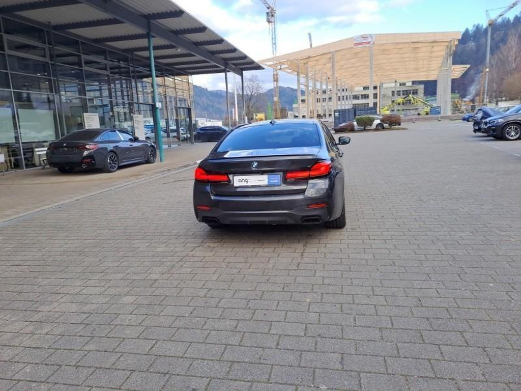 BMW M550