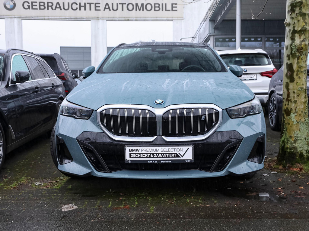 BMW i5