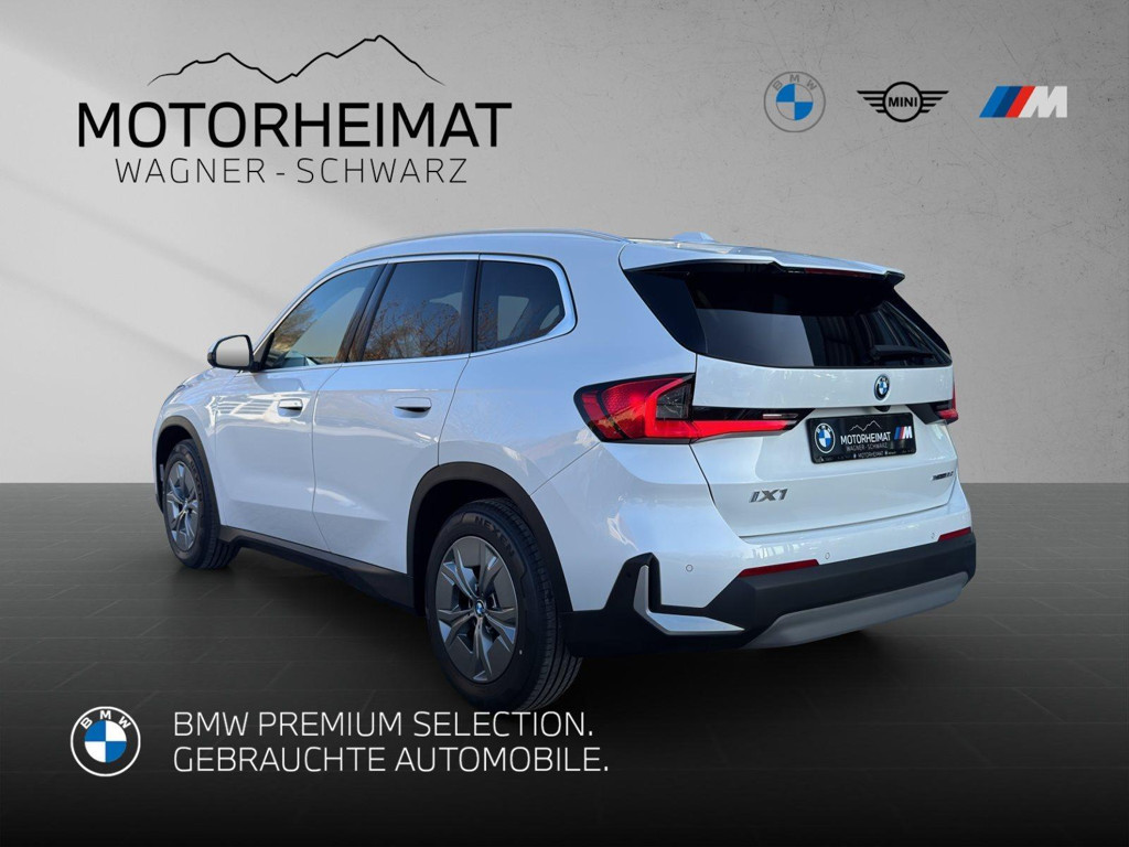 BMW iX1