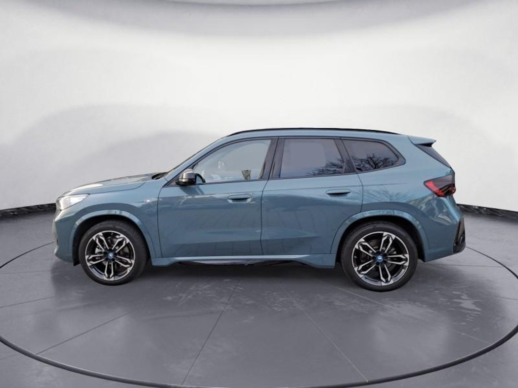 BMW iX1 xDrive30