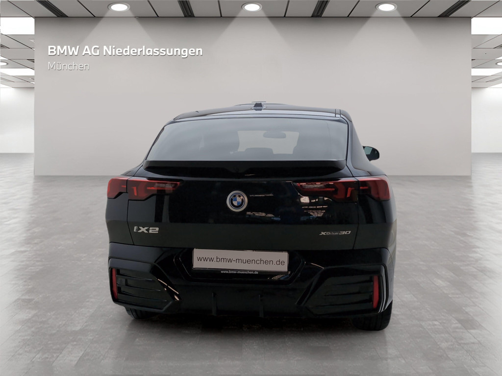 BMW iX2 xDrive30