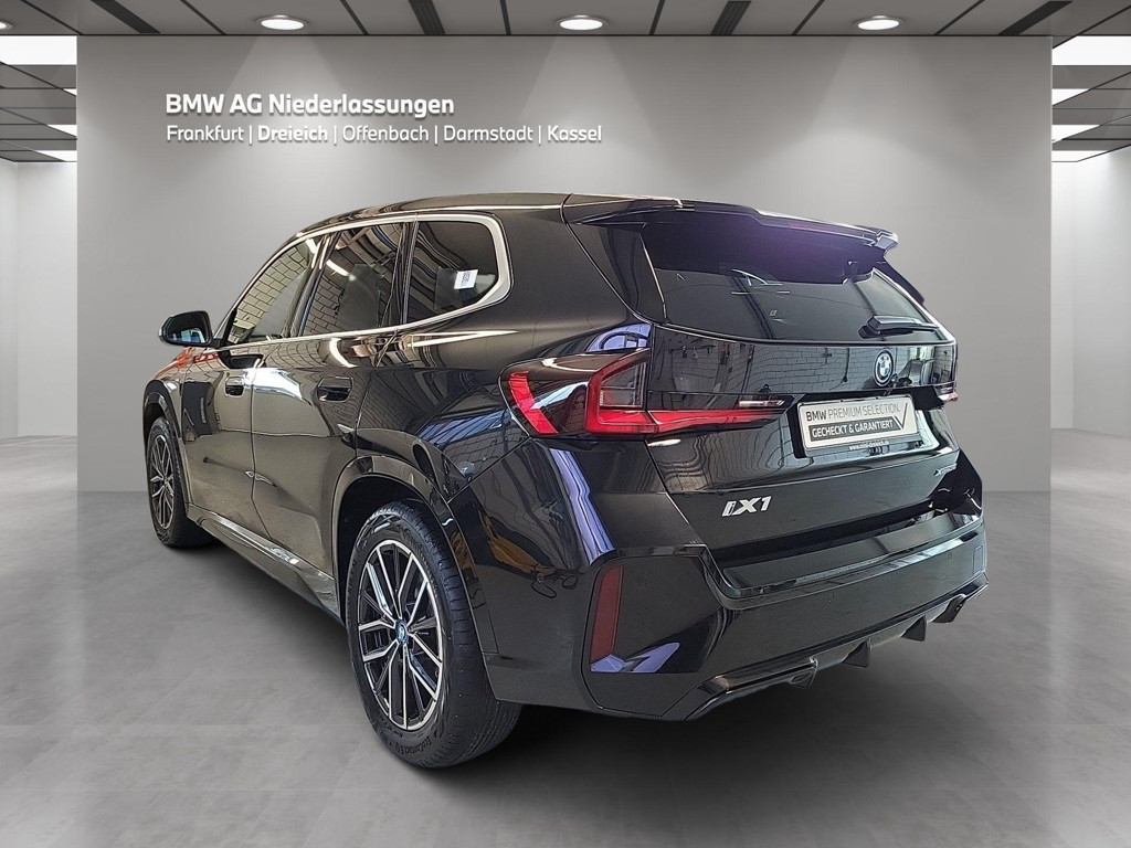 BMW iX1