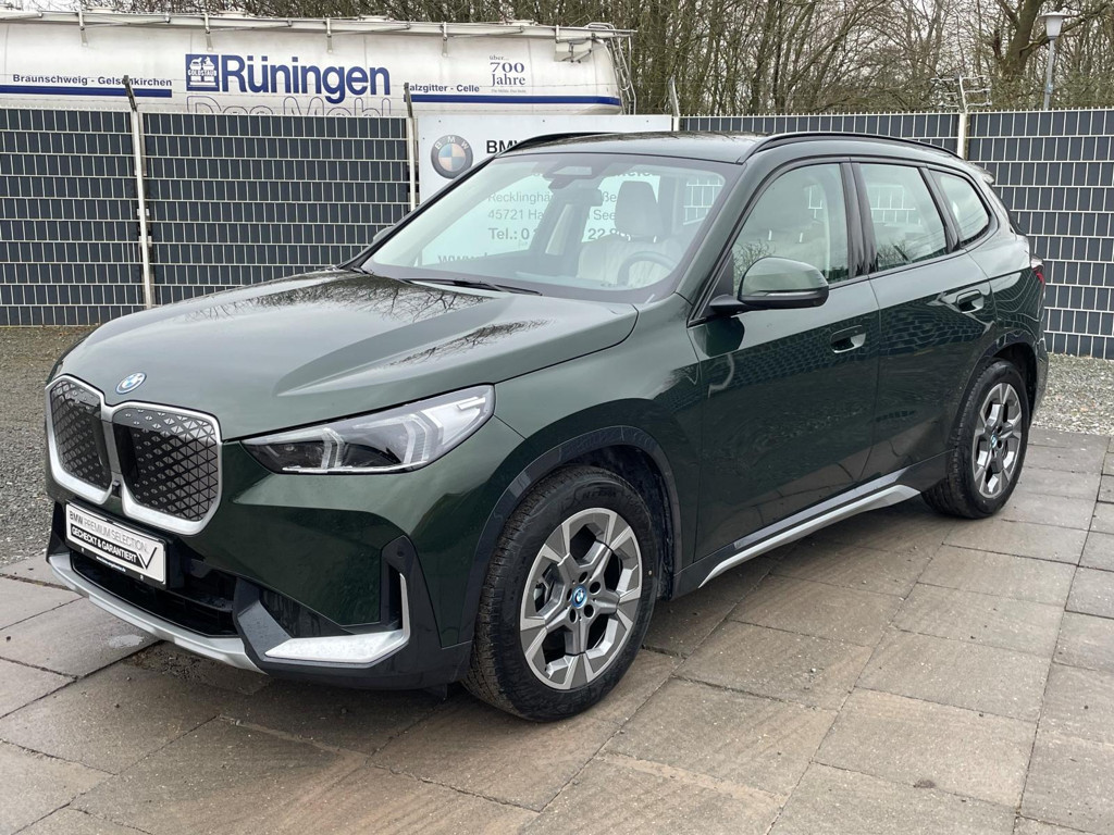 BMW iX1