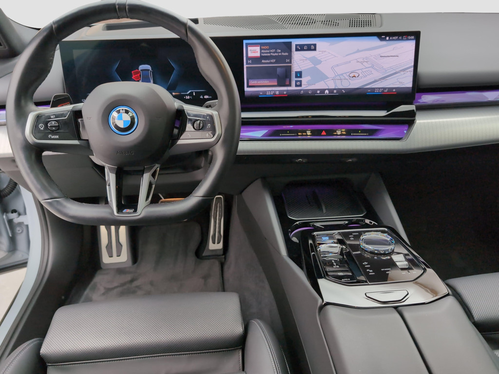 BMW i5