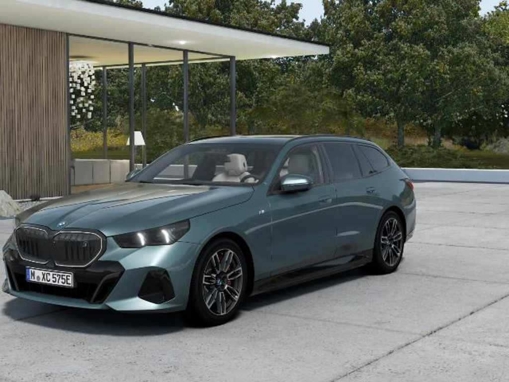 BMW i5 Touring eDrive40