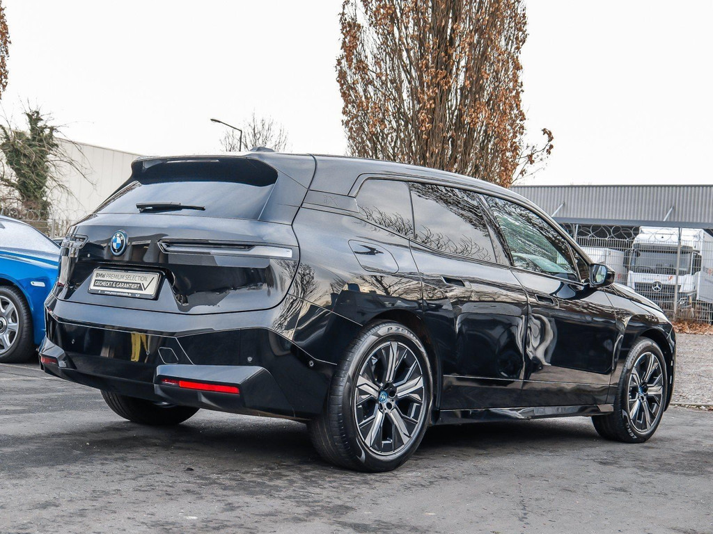BMW iX xDrive40