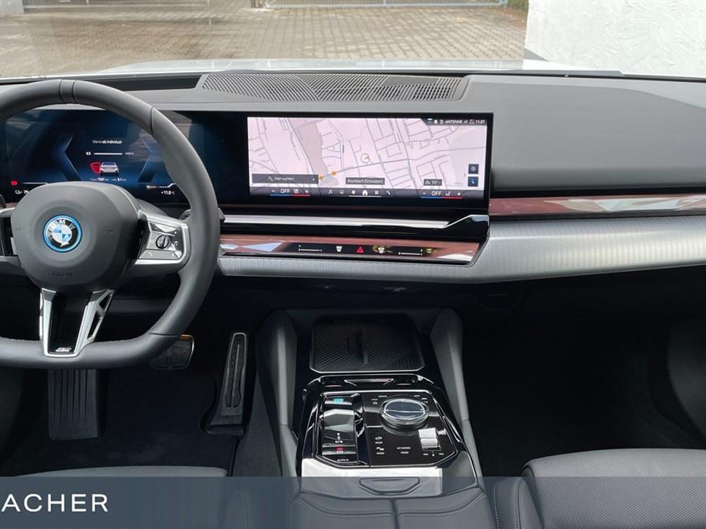 BMW i5