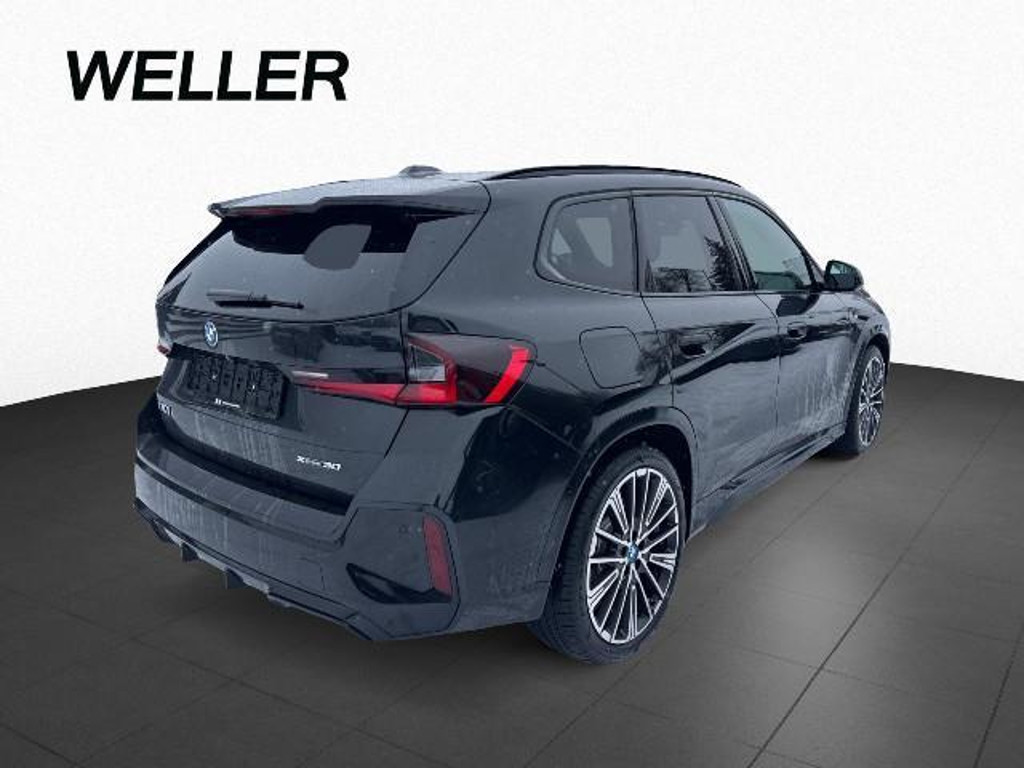 BMW iX1 xDrive30