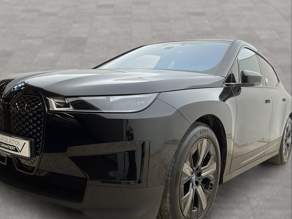 BMW iX