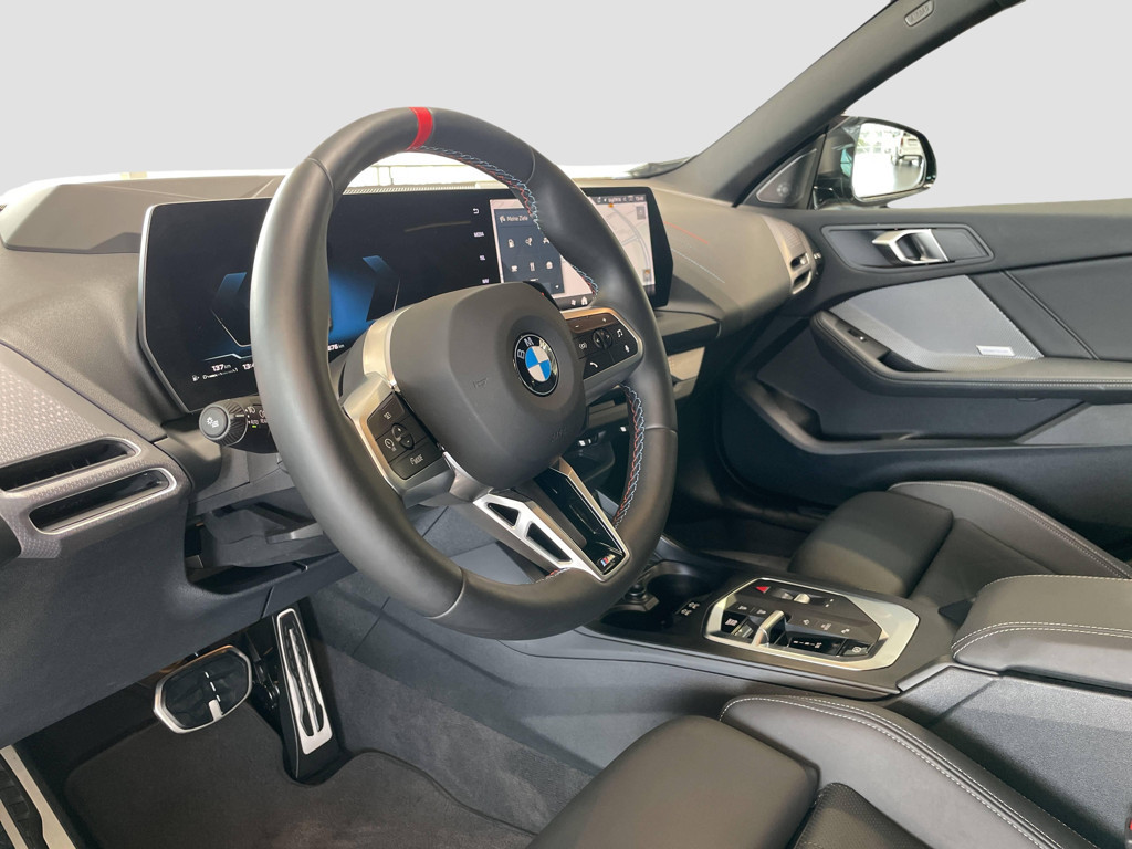 BMW M235