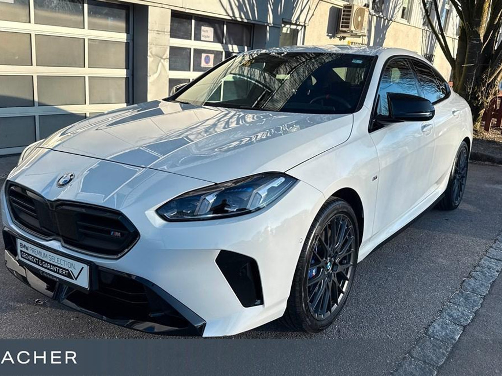 BMW M235