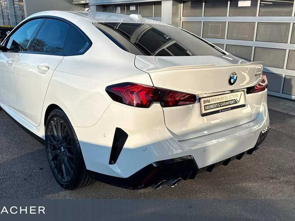 BMW M235