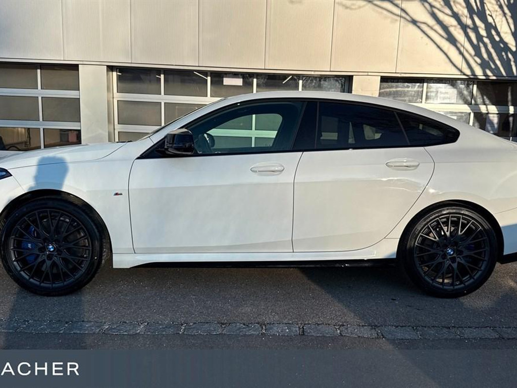 BMW M235