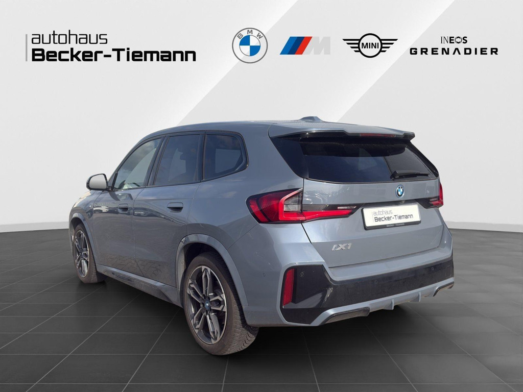 BMW iX1