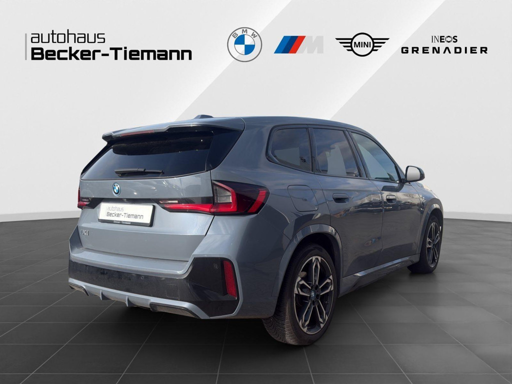 BMW iX1