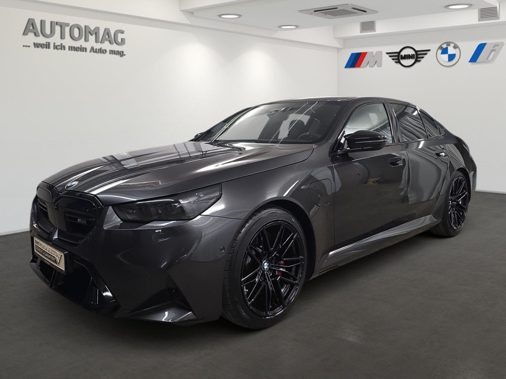BMW M5 Sedan