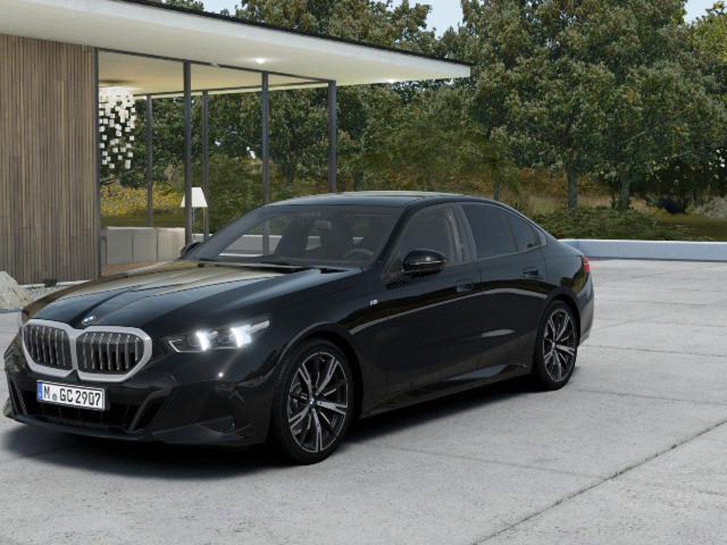 BMW 5 Serie 520 M-Sport Sedan 520i