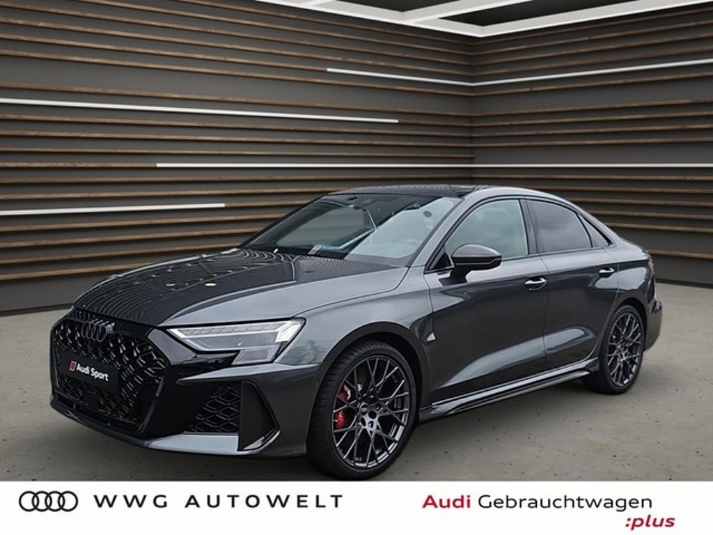Audi RS3 Sedan Quattro S-Tronic