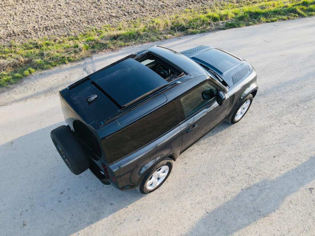 Land Rover Defender Dynamic S P400 90
