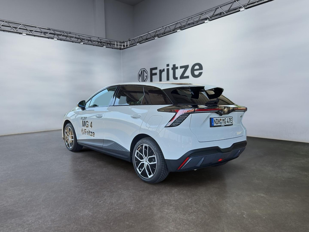 MG MG4