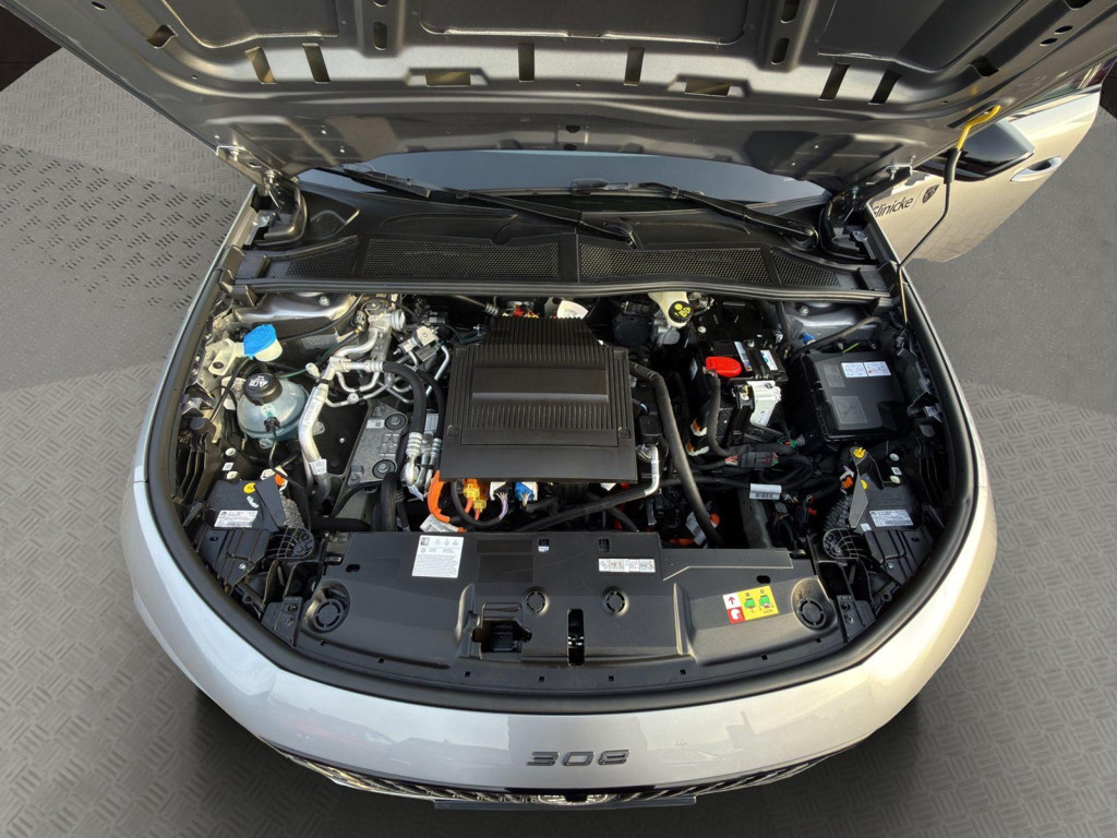 Peugeot e-308