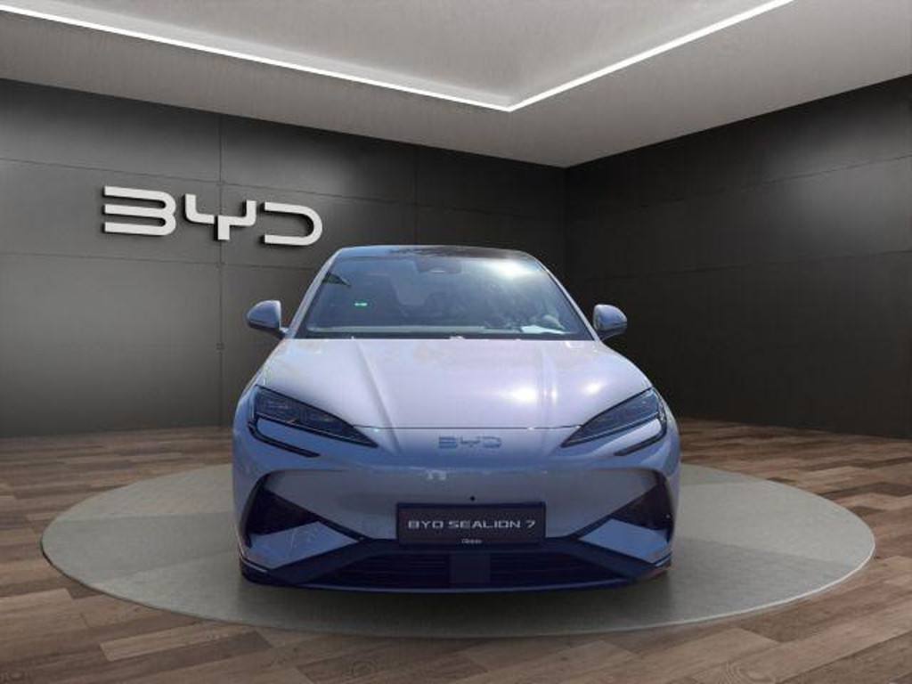 BYD Sealion 7