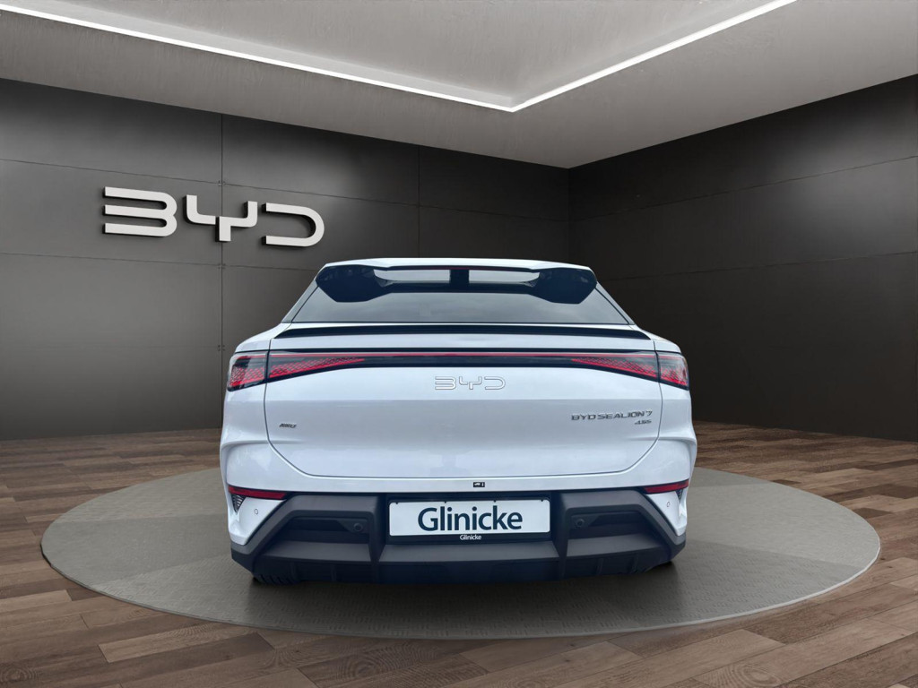 BYD Sealion 7