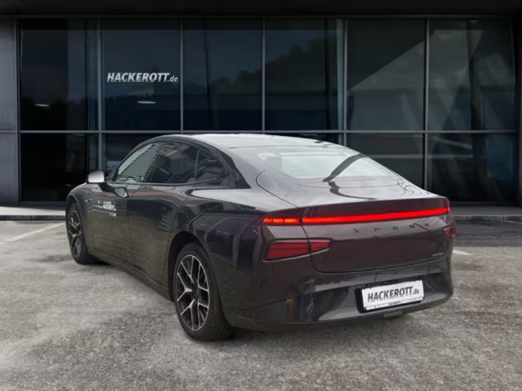 Xpeng P7