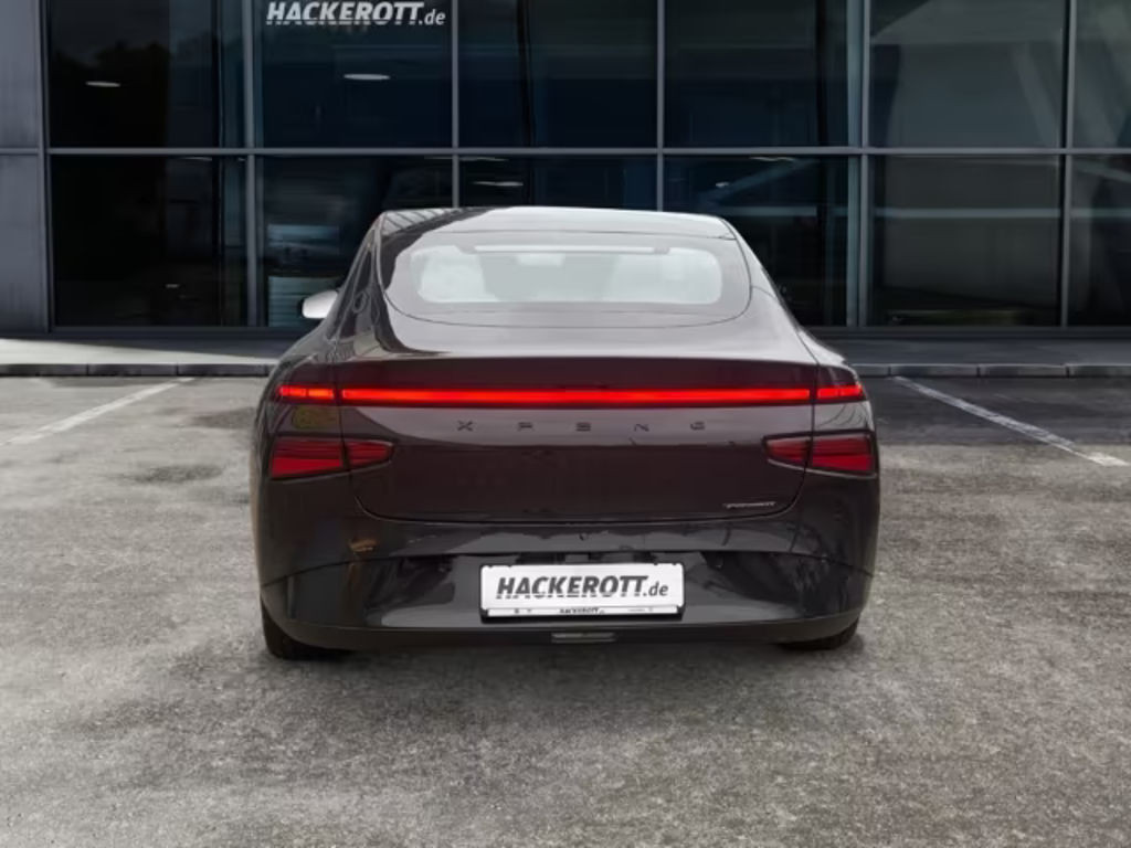 Xpeng P7