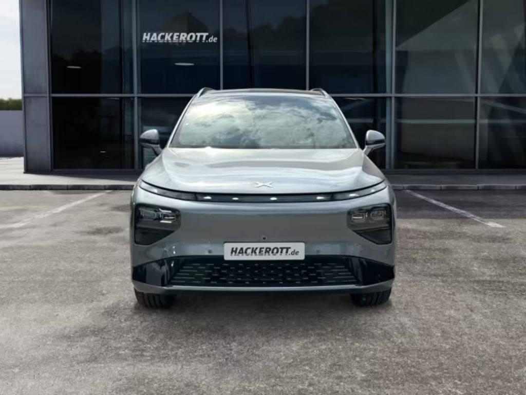 Xpeng G9
