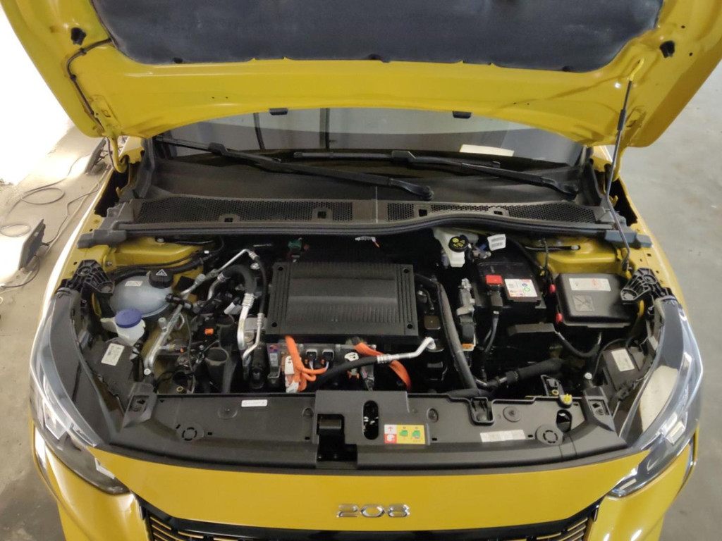 Peugeot e-208