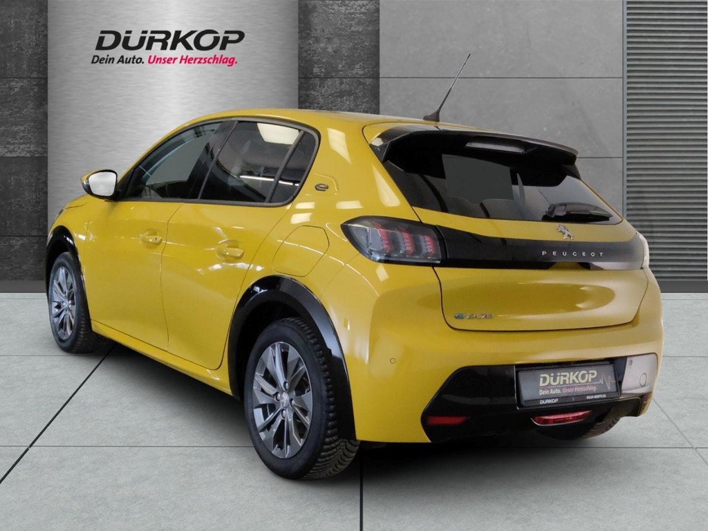 Peugeot e-208