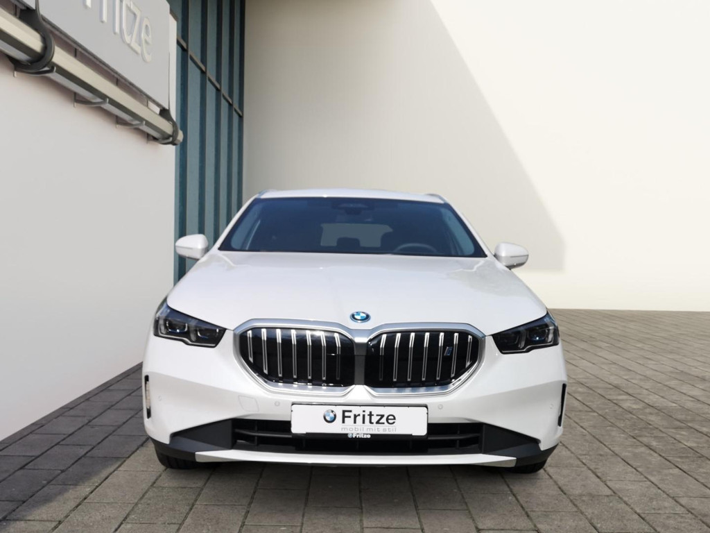 BMW i5 Touring eDrive40