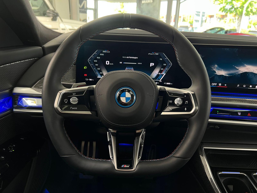 BMW i7