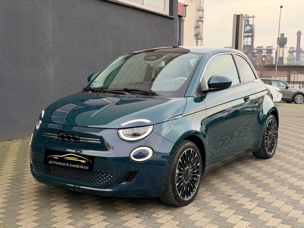 Fiat 500e La Prima