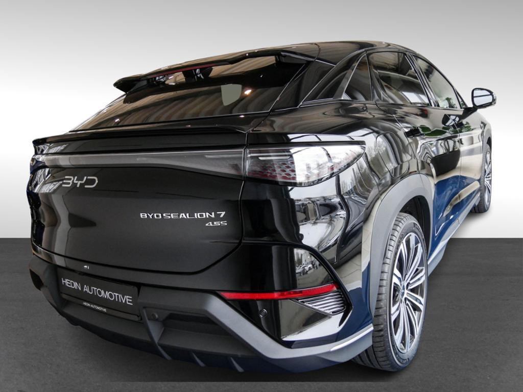 BYD Sealion 7