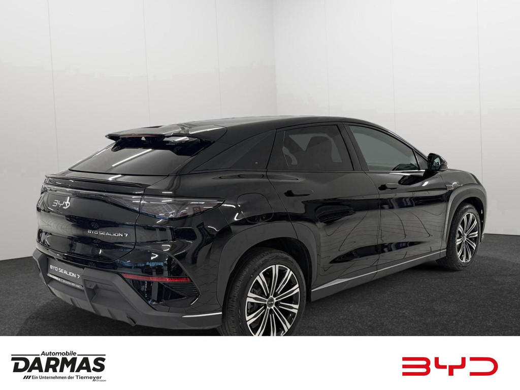 BYD Sealion 7