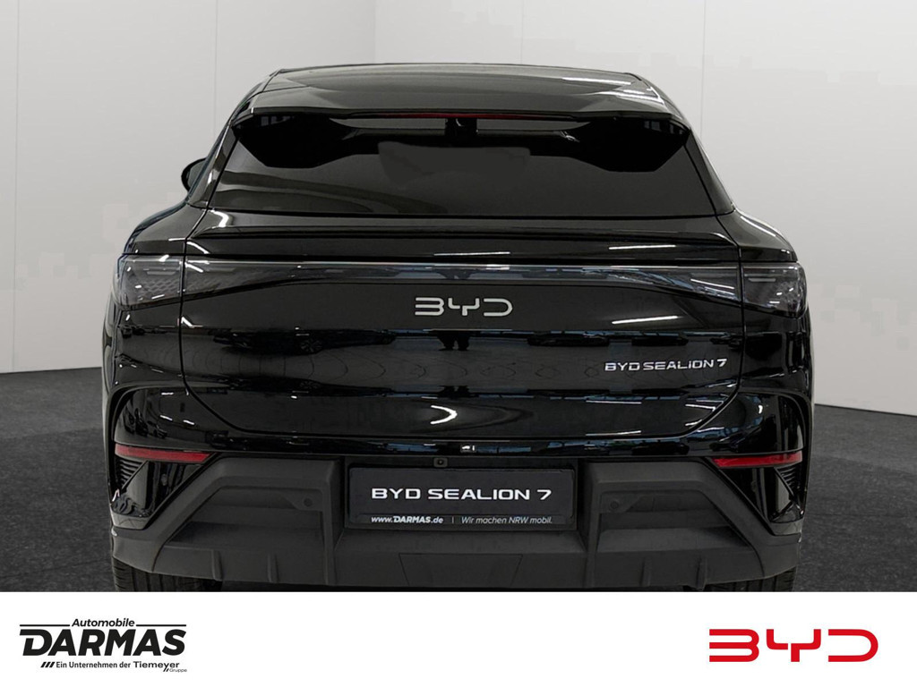 BYD Sealion 7