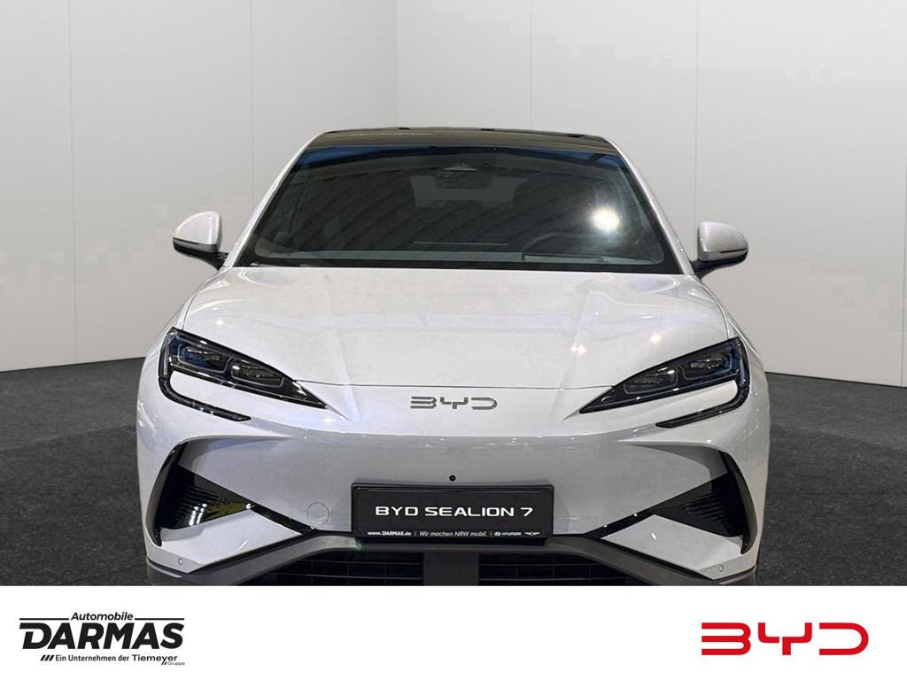 BYD Sealion 7