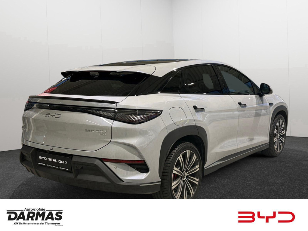 BYD Sealion 7