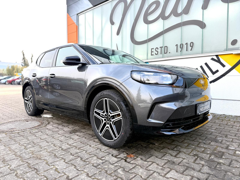 Ford Capri RWD Premium