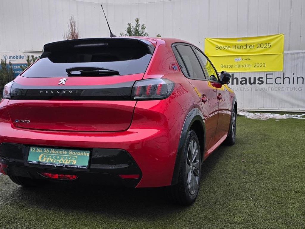 Peugeot e-208