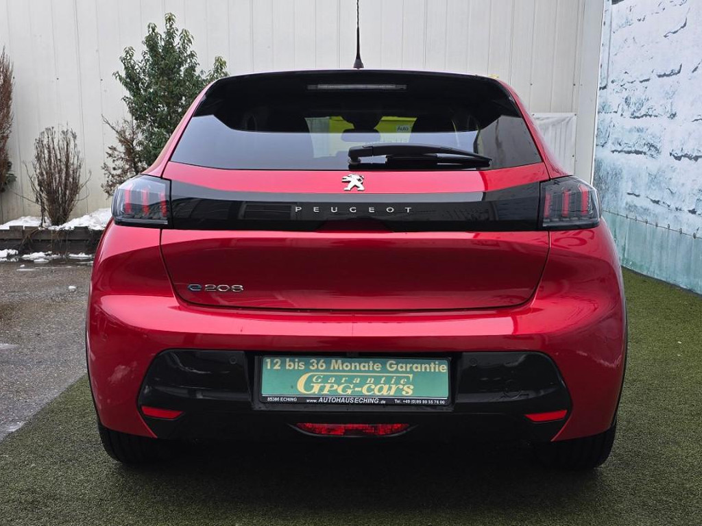 Peugeot e-208