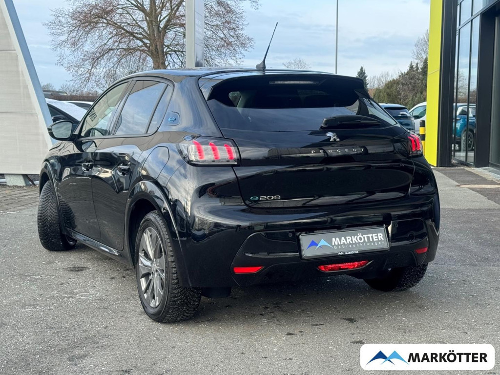 Peugeot e-208