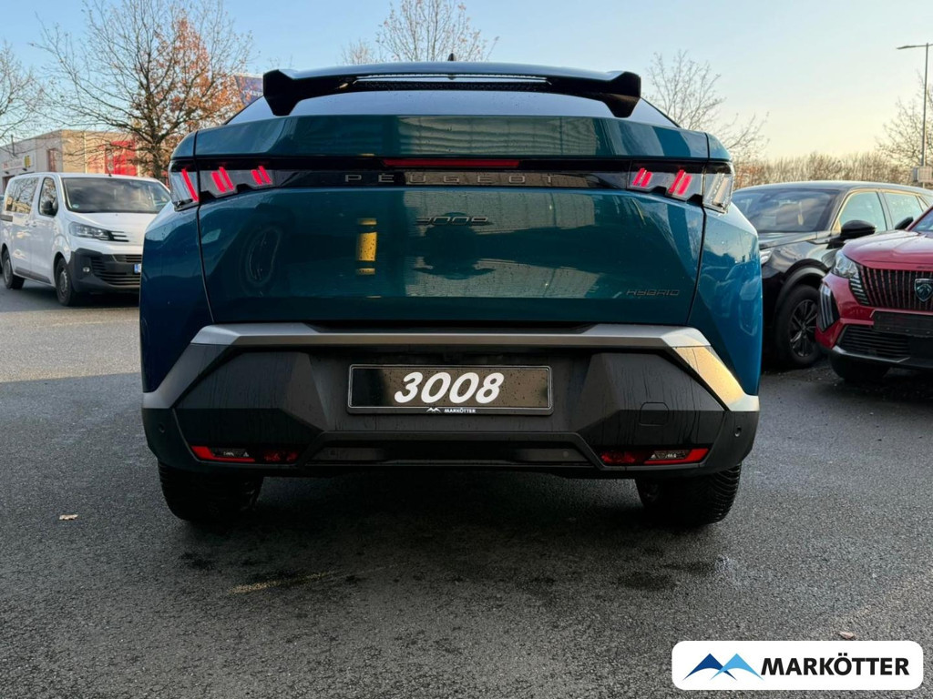 Peugeot E-3008
