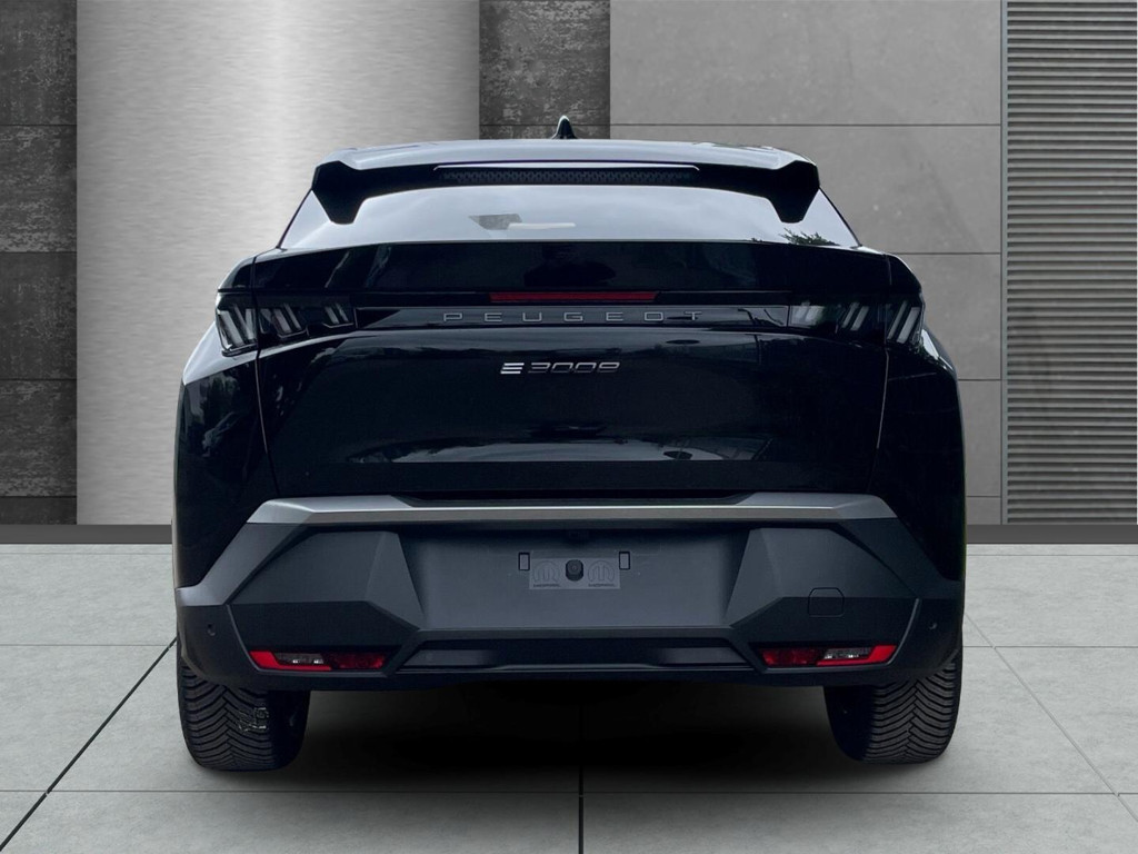 Peugeot E-3008